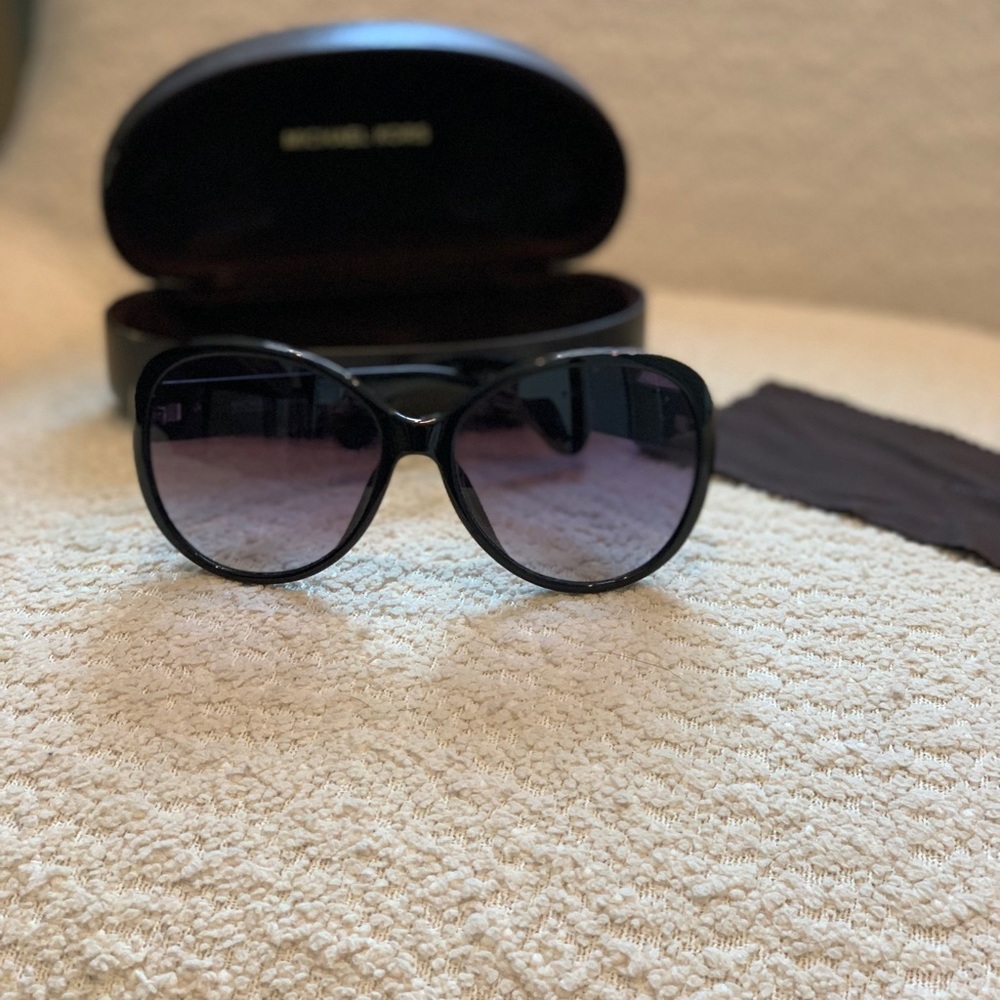 Michael Kors 🕶